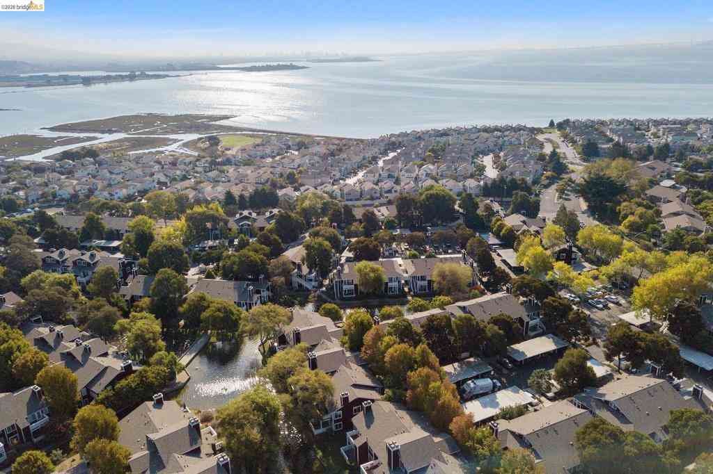 Condo For Sale - 24 Bayside Ct<br/> Richmond, CA 94804