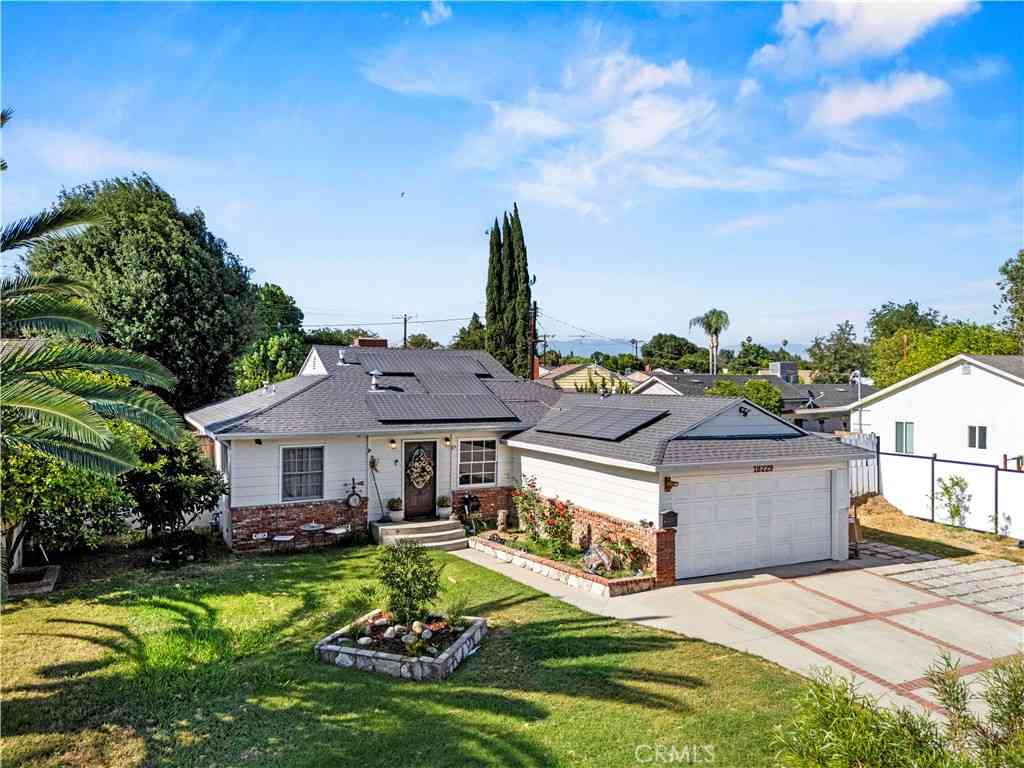 Homes For Sale - 18229 Strathern Street<br/> Reseda, CA 91335