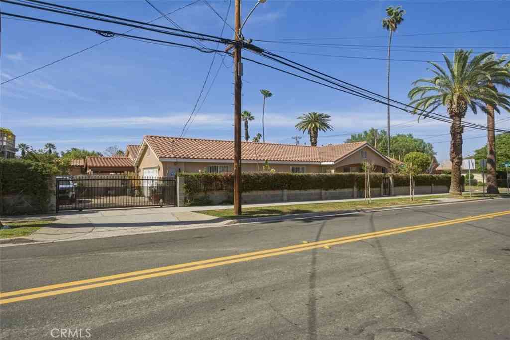 Homes For Sale - 2908 Prospect<br/> Riverside, CA 92507