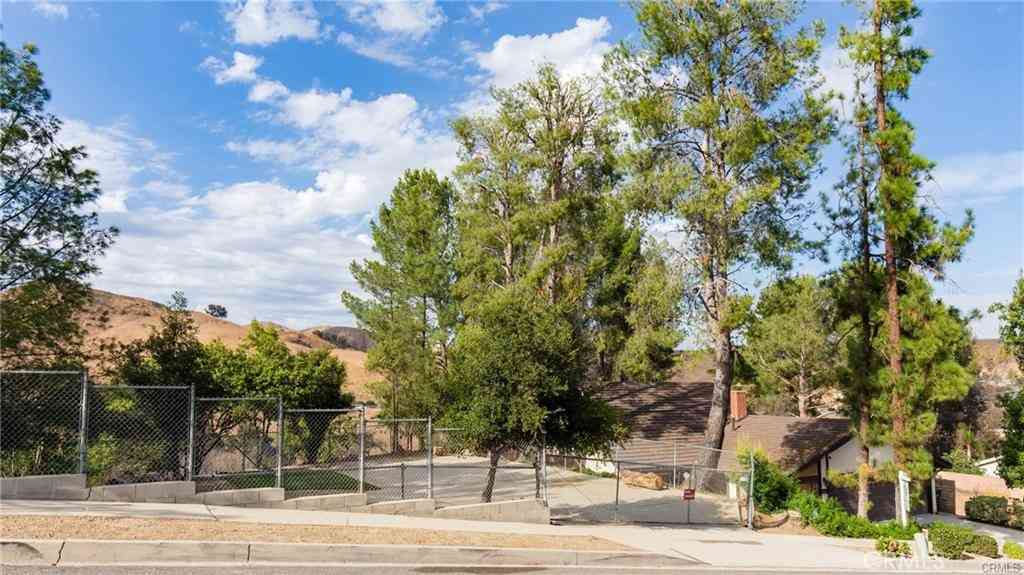 Homes For Rent - 27601 Endeavor Street<br/> Agoura Hills, CA 91301