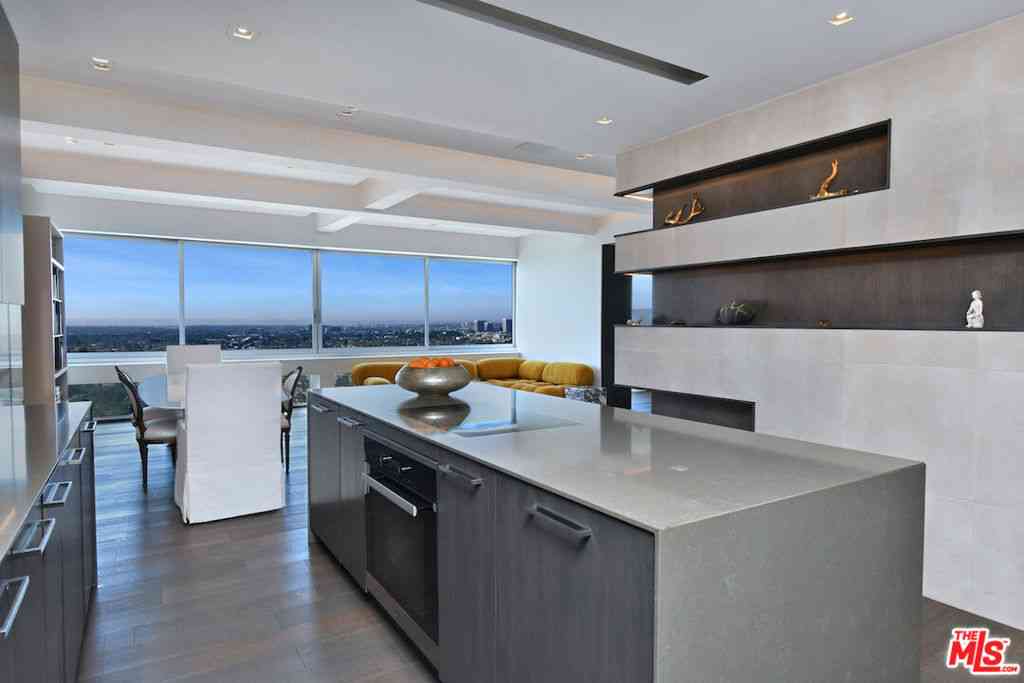 Condo For Sale - 2220 Avenue Of The Stars #2606<br/> Los Angeles, CA 90067