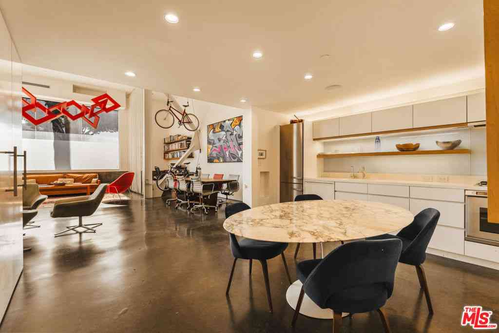 Condo For Sale - 610 Main Street<br/> Venice, CA 90291