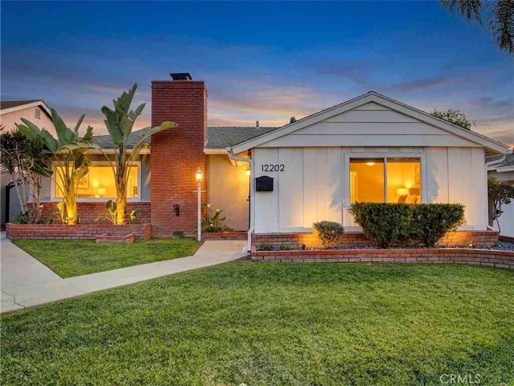 Homes For Sale - 12202 Orange Dr<br/> Whittier, CA 90601