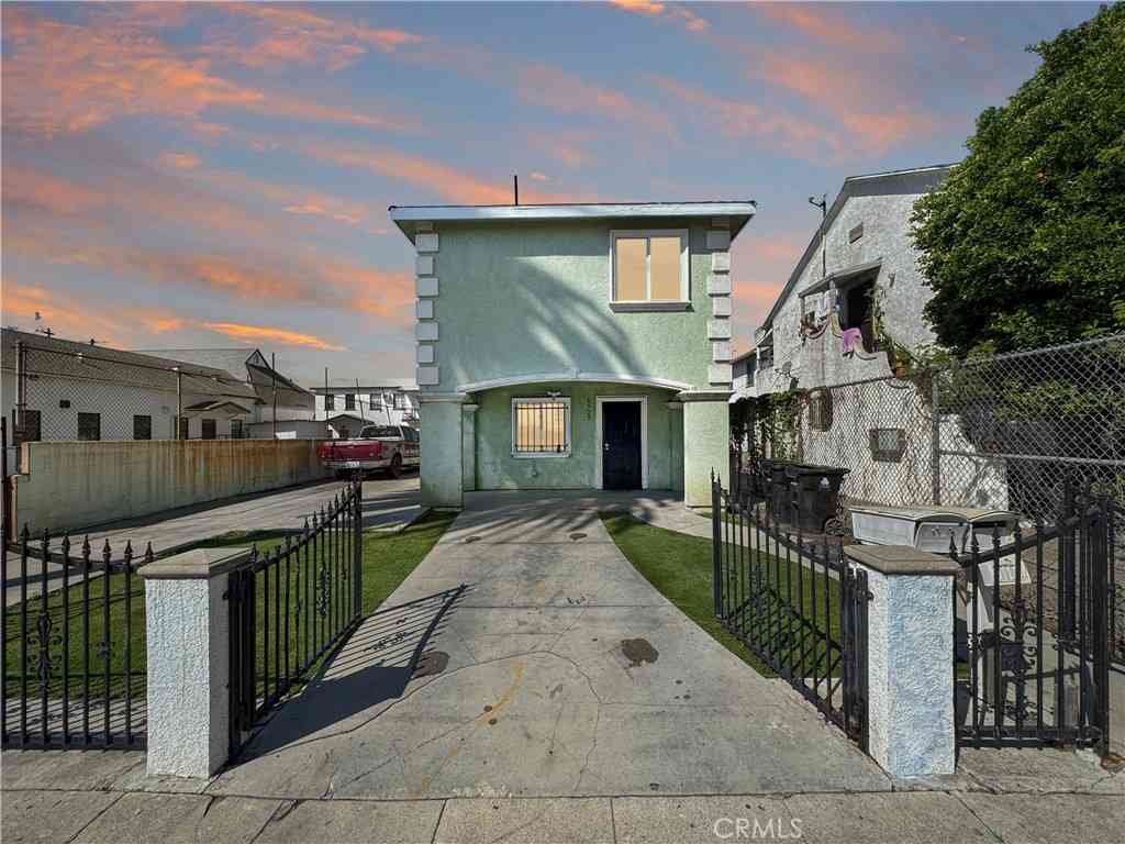 Multifamily For Sale - 6927 Estrella Avenue<br/> Los Angeles, CA 90044