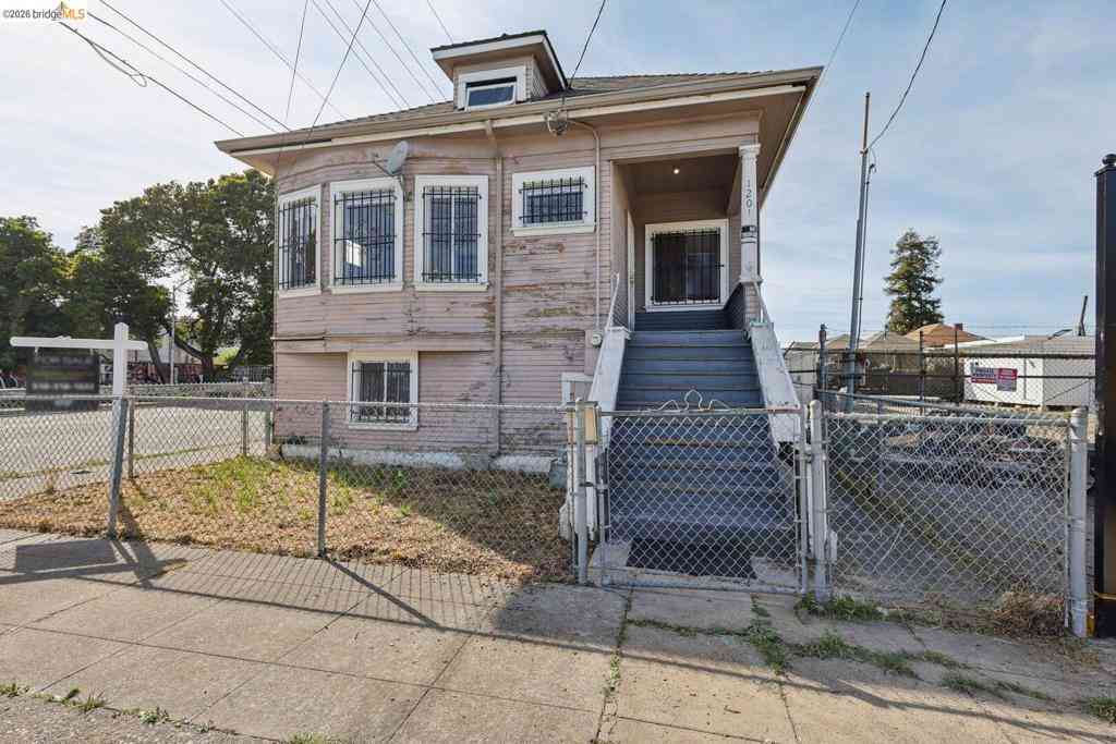 Homes For Sale - 1201 41st Ave<br/> Oakland, CA 94601