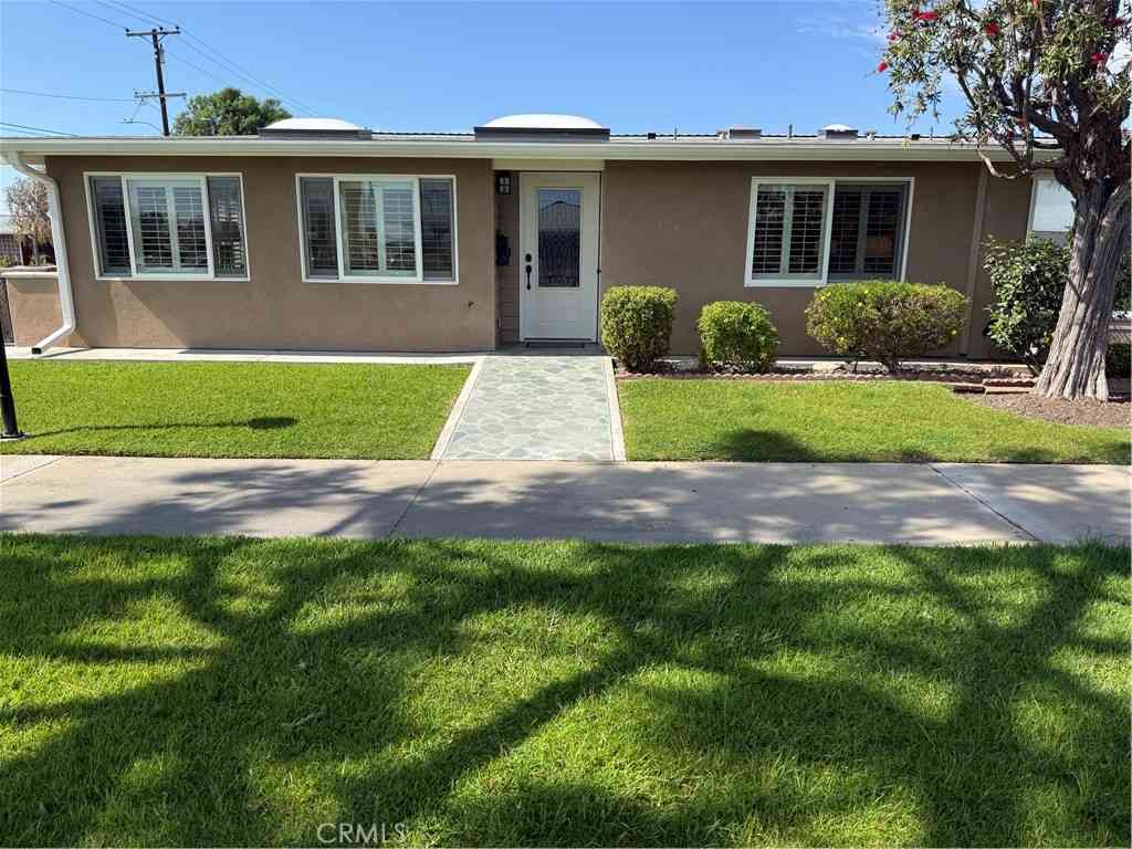 Homes For Sale - 13220 St. Andrews Dr. 253f<br/> Seal Beach, CA 90740