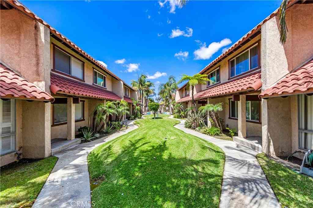 Condo For Sale - 9771 Acacia #8<br/> Garden Grove, CA 92841