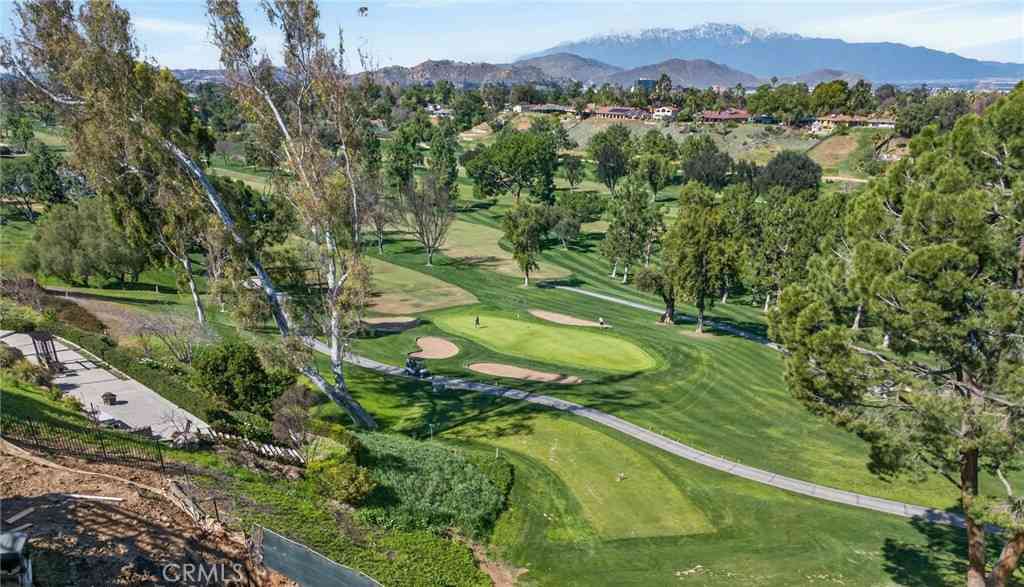 Homes For Sale - 2023 Arroyo Drive<br/> Riverside, CA 92506