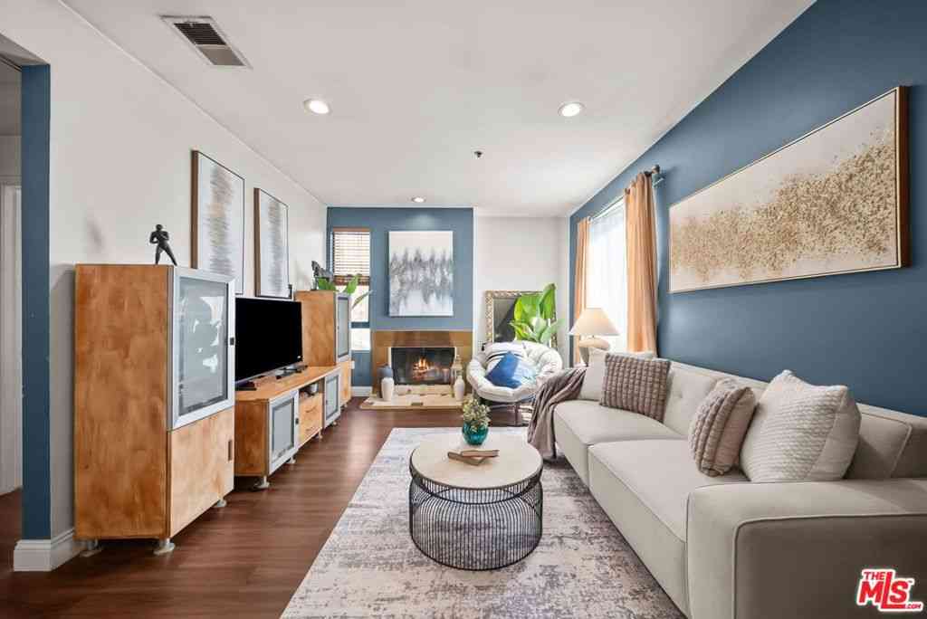 Condo For Sale - 6938 Laurel Canyon Boulevard #310<br/> North Hollywood, CA 91605