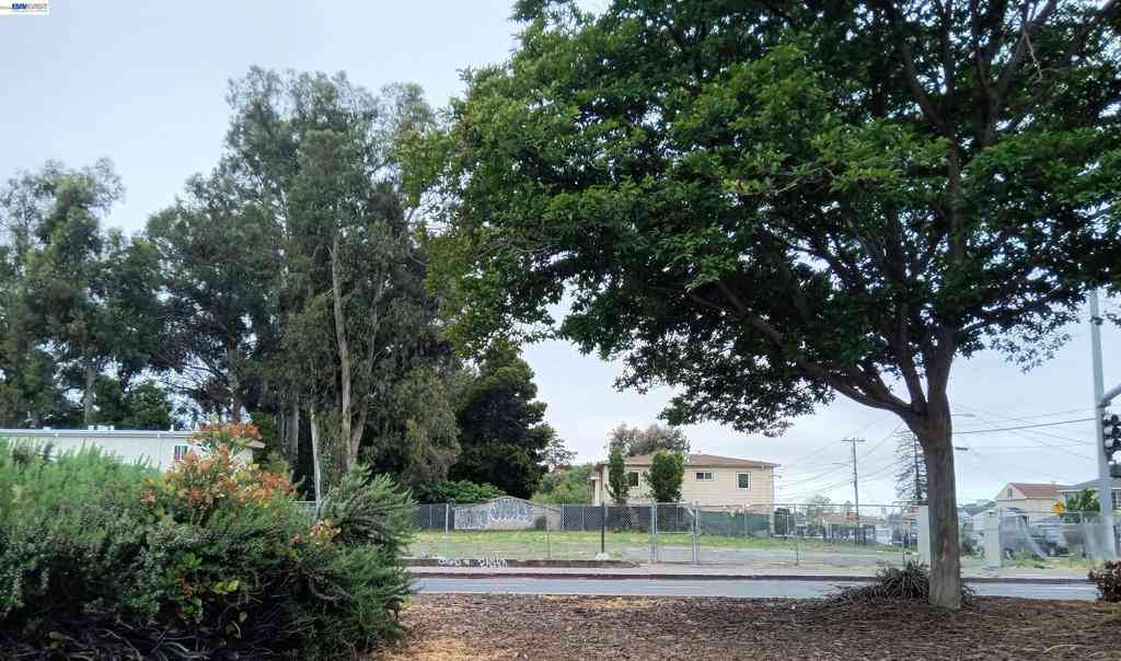 Vacant Land For Sale - 7701 Bancroft Avenue<br/> Oakland, CA 94605