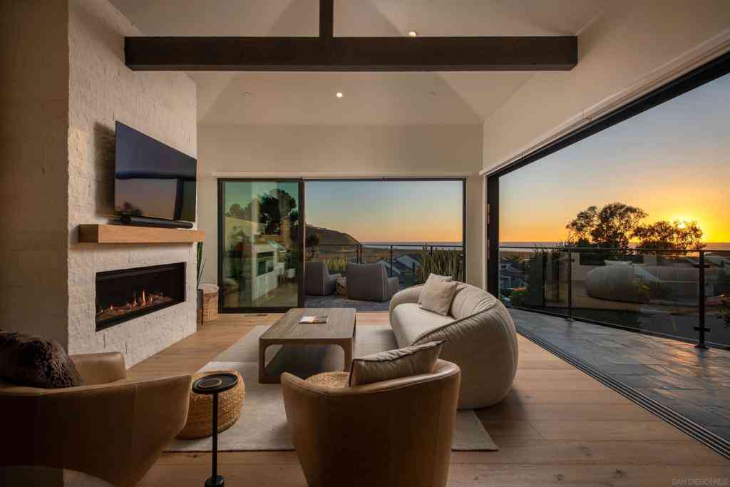 Homes For Sale - 12994 Via Esperia<br/> Del Mar, CA 92014