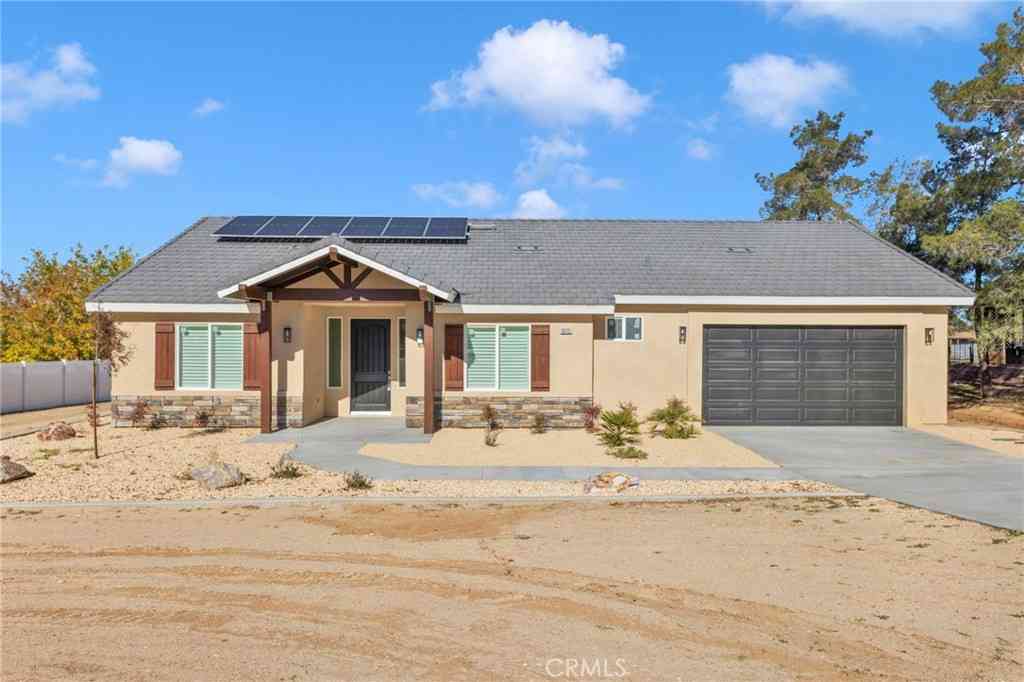 Homes For Sale - 15466 Lone Eagle Street<br/> San Bernardino County, Victorville, CA 92395