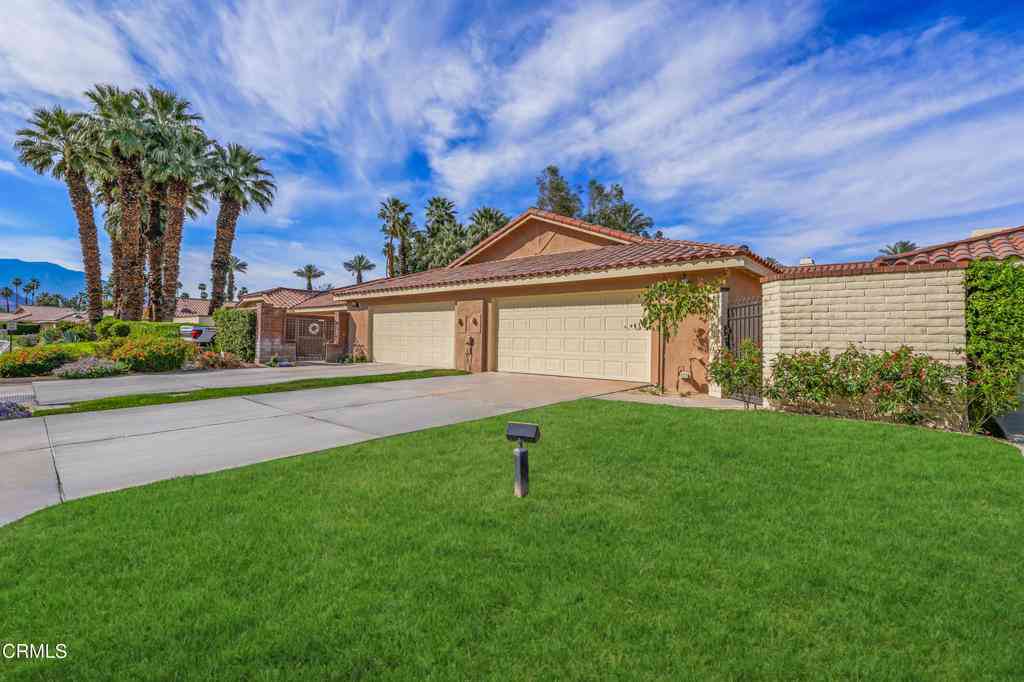 Condo For Sale - 250 Calle Del Verano<br/> Palm Desert, CA 92260