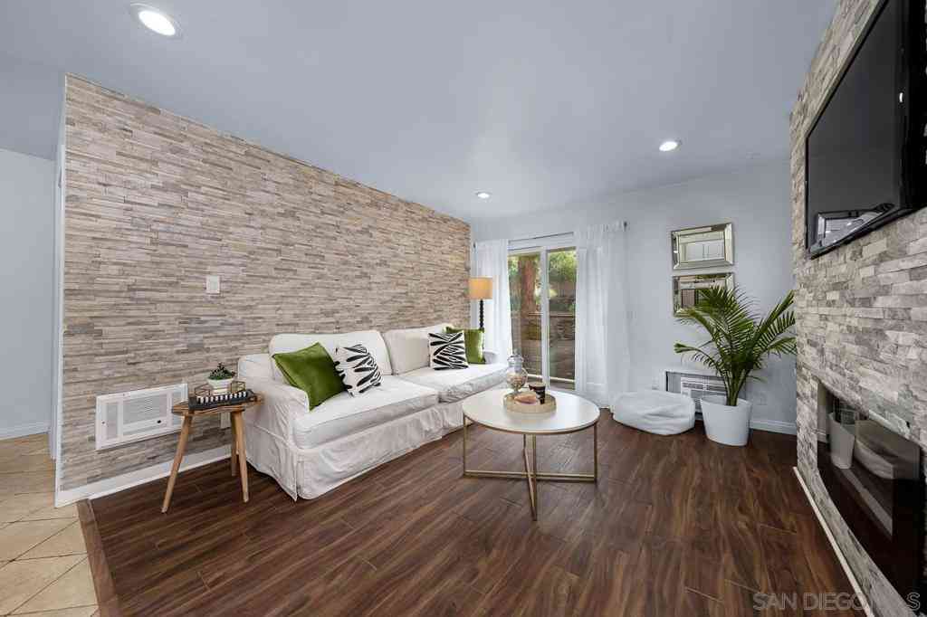 Condo For Sale - 9860 Dale #C3<br/> Spring Valley, CA 91977