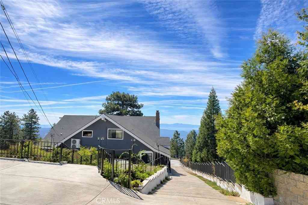 Homes For Sale - 30461 Live Oak<br/> Running Springs, CA 92382