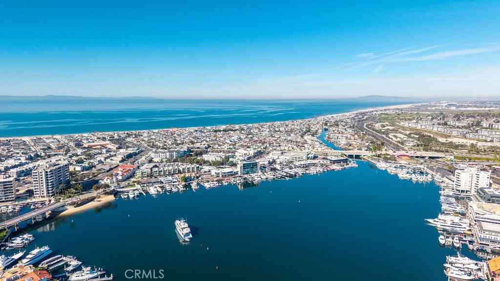 Condo For Sale - 101 Scholz Plaza Ph 16<br/> Newport Beach, CA 92663