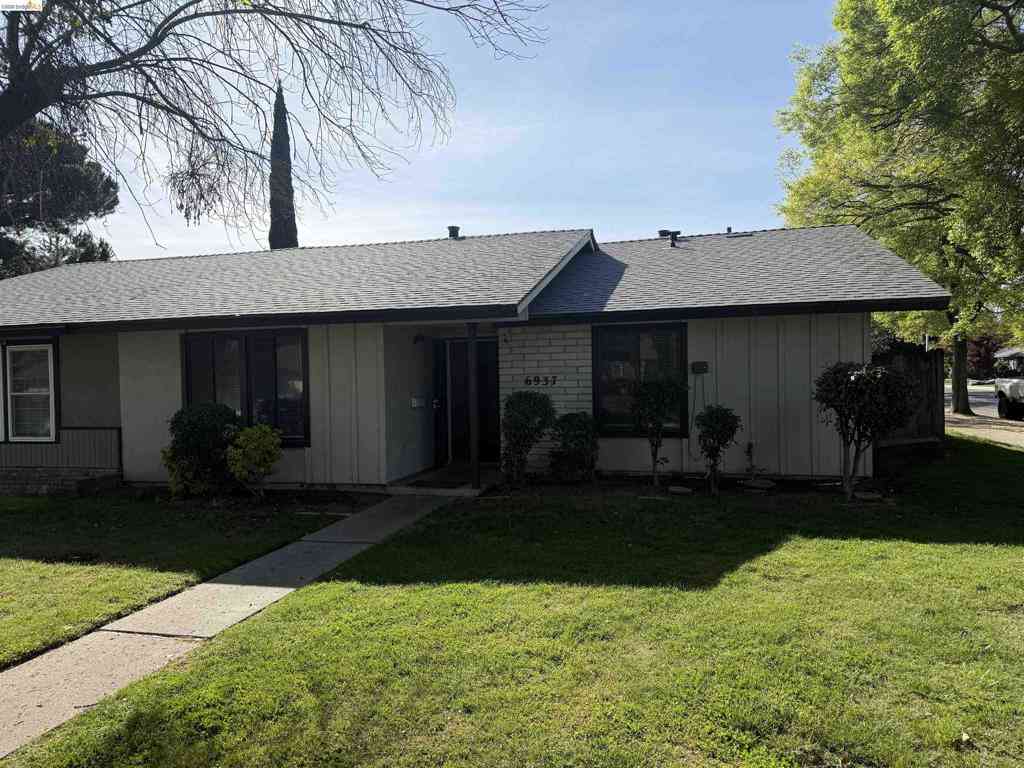 Homes For Rent - 6937 Sumter Quay Circle<br/> Stockton, CA 95219