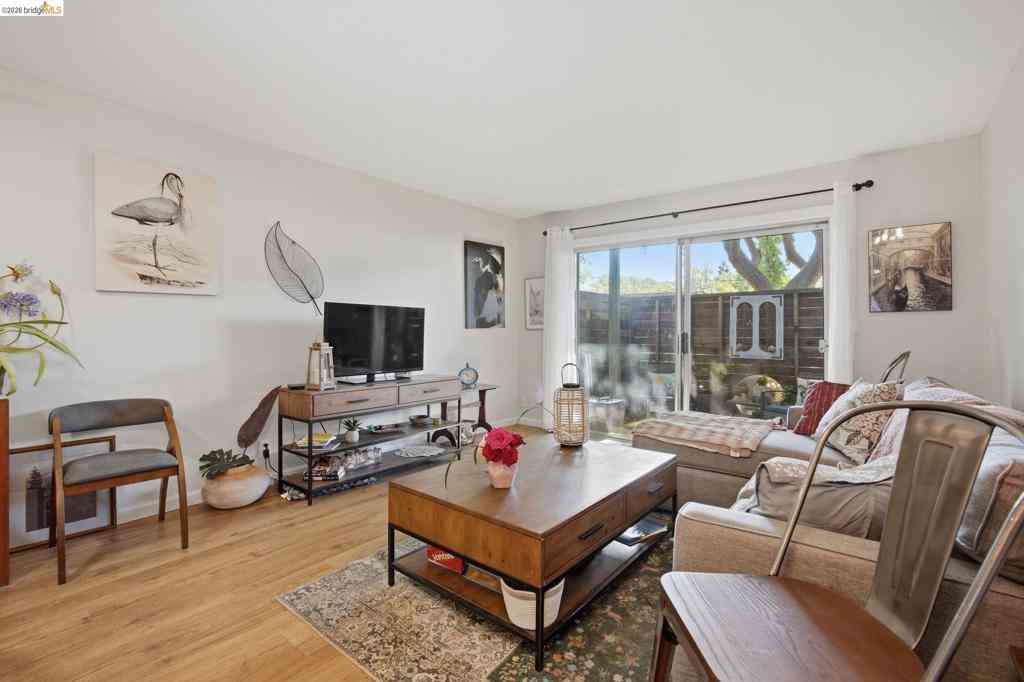 Condo For Sale - 4081 Clayton Rd. #118<br/> Concord, CA 94521
