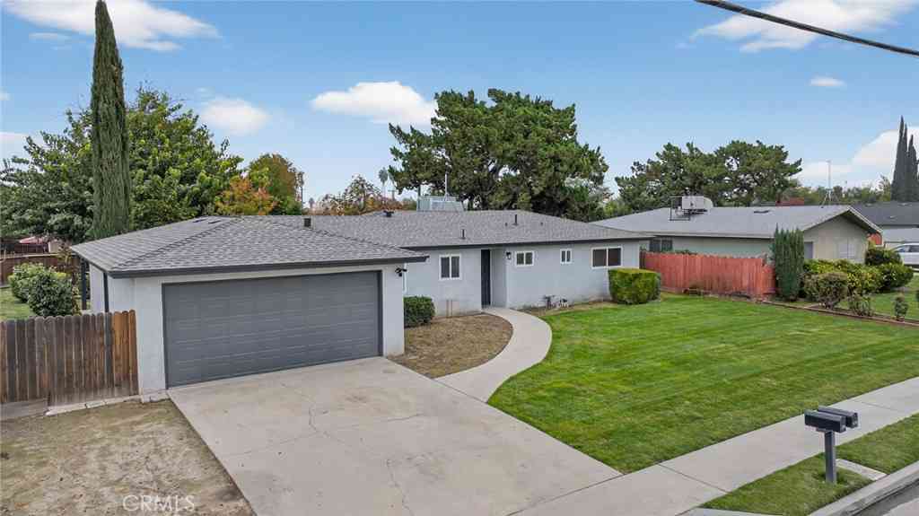 Homes For Sale - 5788 S Cherry<br/> Fresno, CA 93706