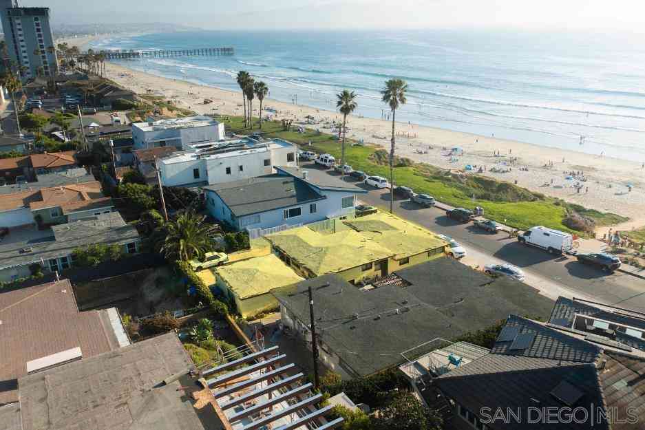 Homes For Sale - 4927 29 Ocean Boulevard<br/> San Diego, CA 92109