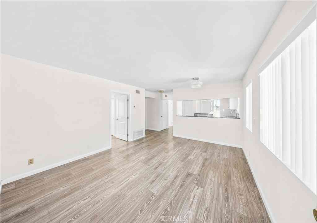 Multifamily For Rent - 10225 Fernglen #1/2<br/> Tujunga, CA 91042
