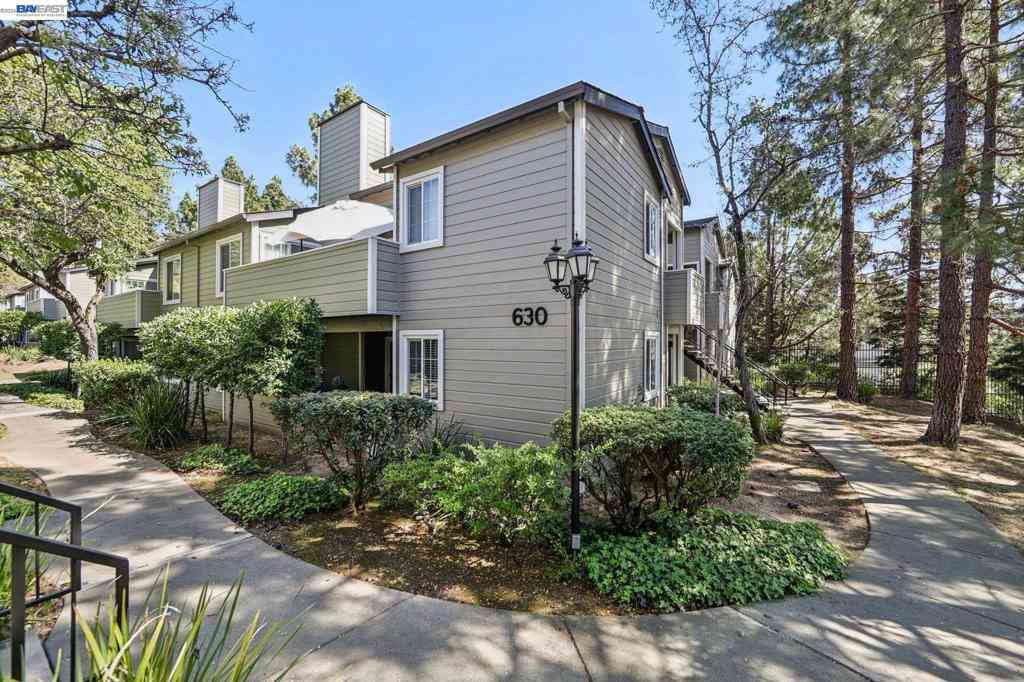 Condo For Sale - 630 Canyon Oaks Drive #D<br/> Oakland, CA 94605