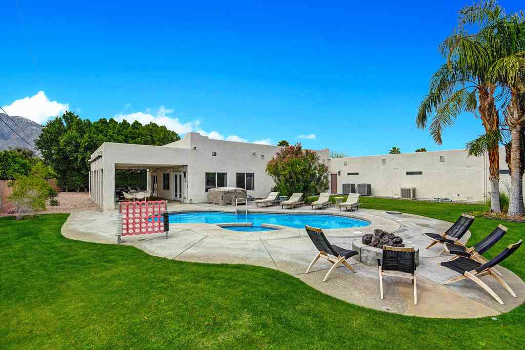 Homes For Rent - 2005 E Racquet Club Road<br/> Palm Springs, CA 92262