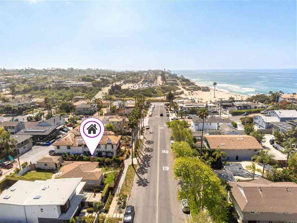 Homes For Sale - 135 4th Street<br/> Encinitas, CA 92024