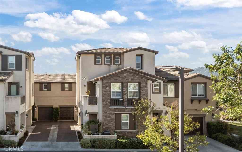 Condo For Sale - 31865 Calle Luz<br/> Temecula, CA 92592