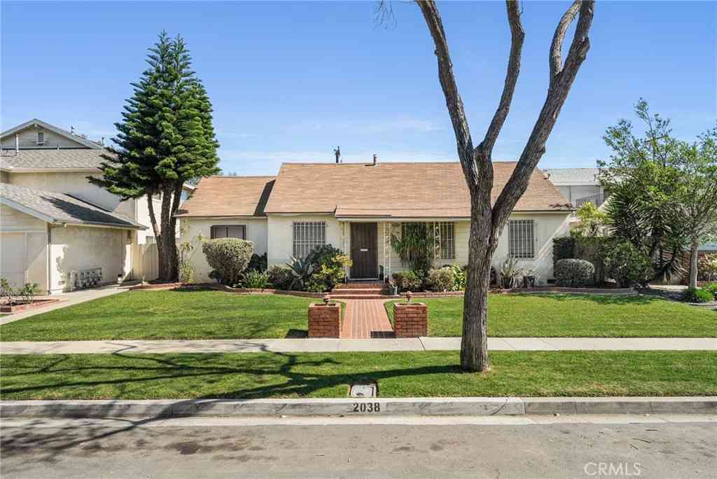 Homes For Sale - 2038 San Anseline<br/> Long Beach, CA 90815