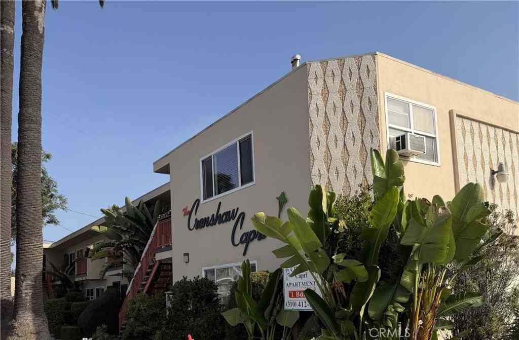 Homes For Sale - 7324 Crenshaw<br/> Los Angeles, CA 90043