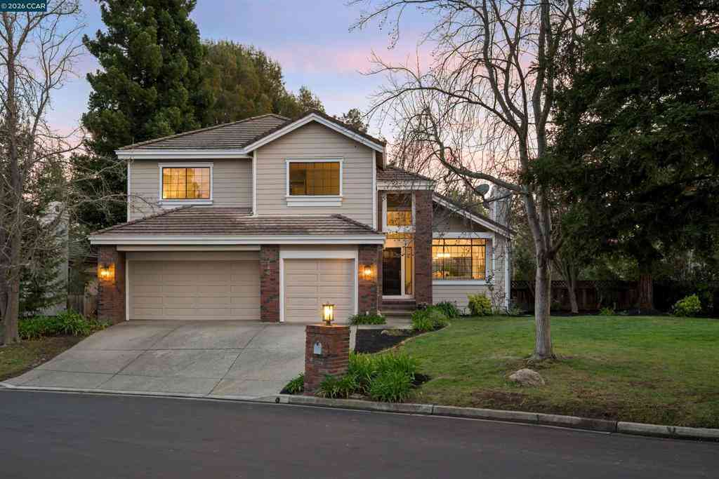 Homes For Sale - 140 Cottonwood Ln<br/> Danville, CA 94506