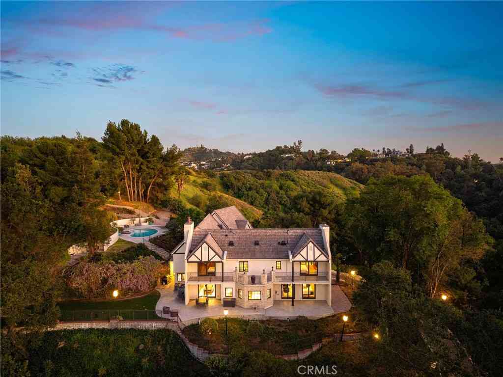 Homes For Sale - 3598 Alta Mesa Drive<br/> Studio City, CA 91604