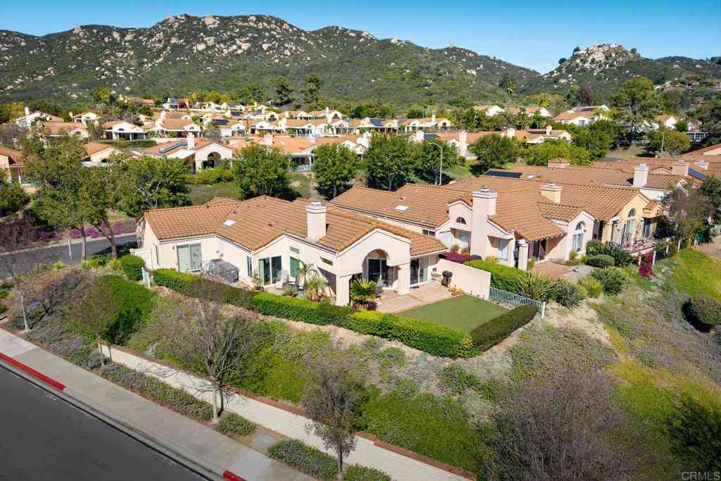 Homes For Sale - 1749 Sawgrass<br/> Escondido, CA 92026