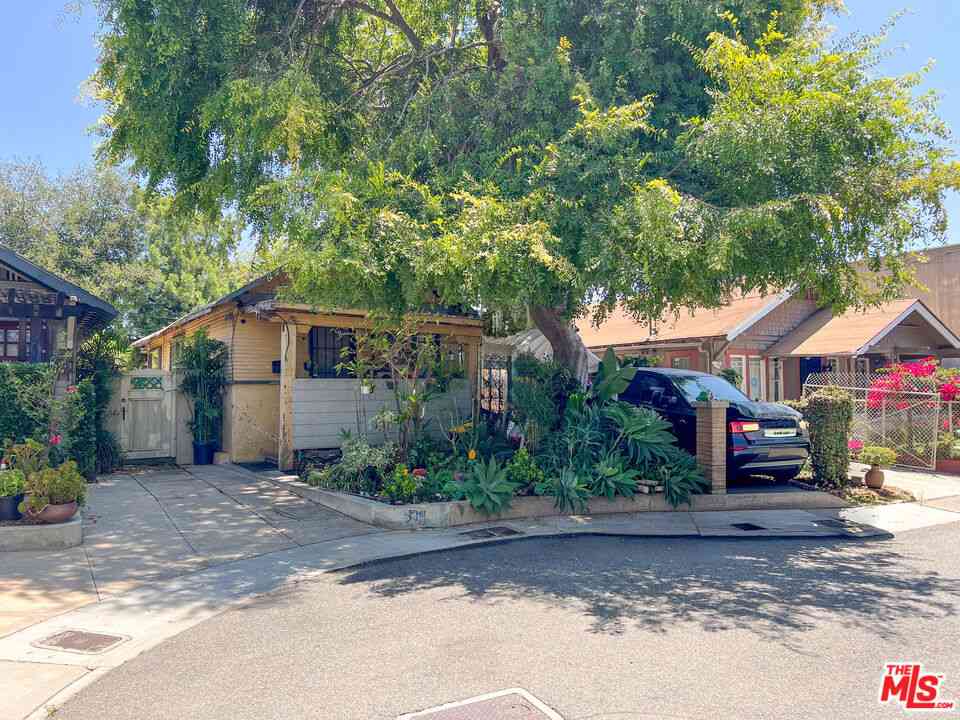 Homes For Sale - 534 Concordia Court<br/> Pasadena, CA 91105