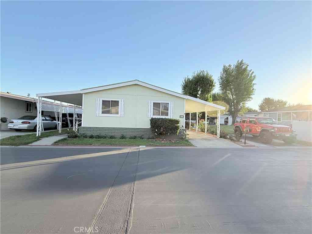 Mobile Home For Sale - 1456 Philadelphia #427<br/> Ontario, CA 91761