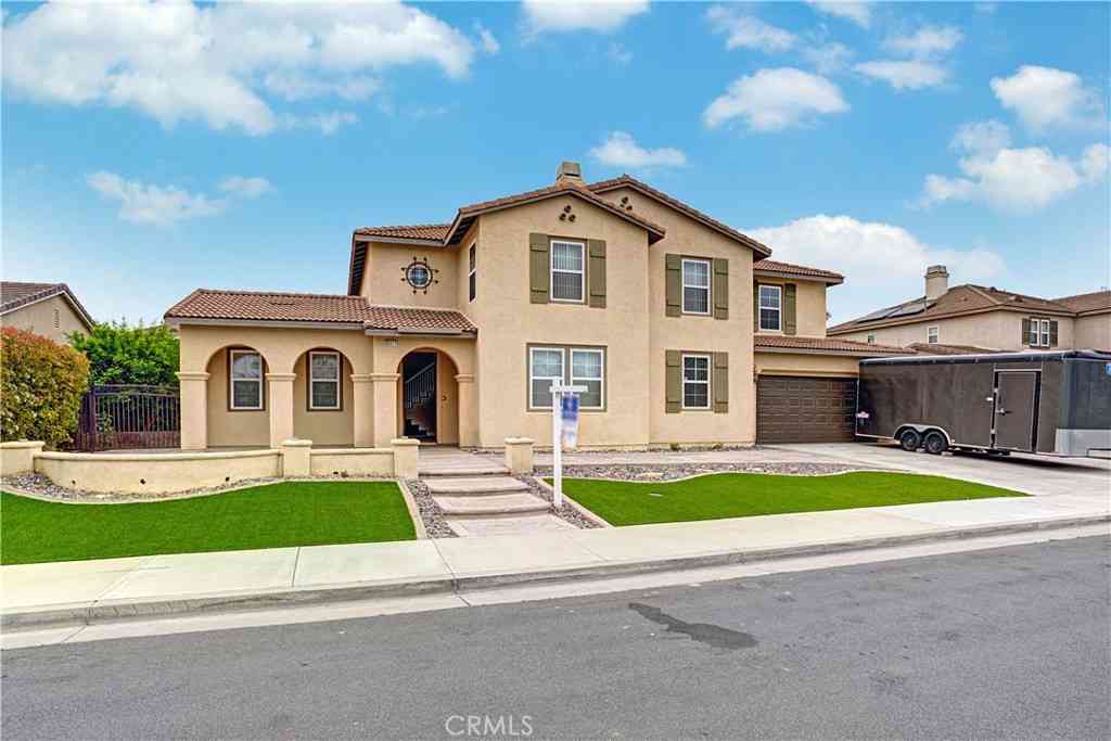 Homes For Sale - 30177 Beeswing Circle<br/> Menifee, CA 92584