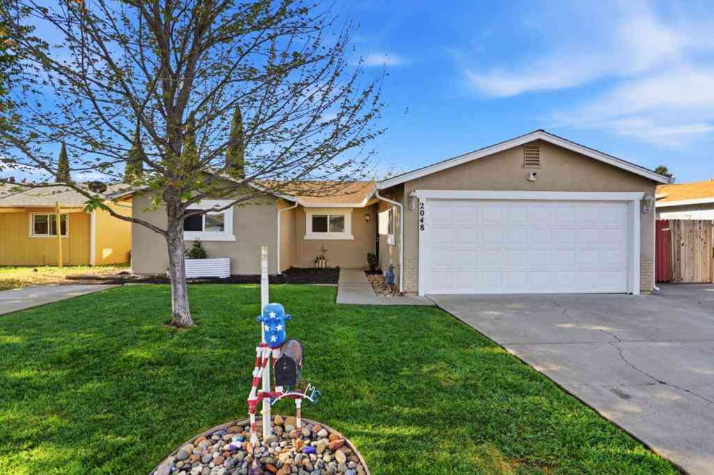 Homes For Sale - 2048 Southwood Drive<br/> Solano County, Vacaville, CA 95687