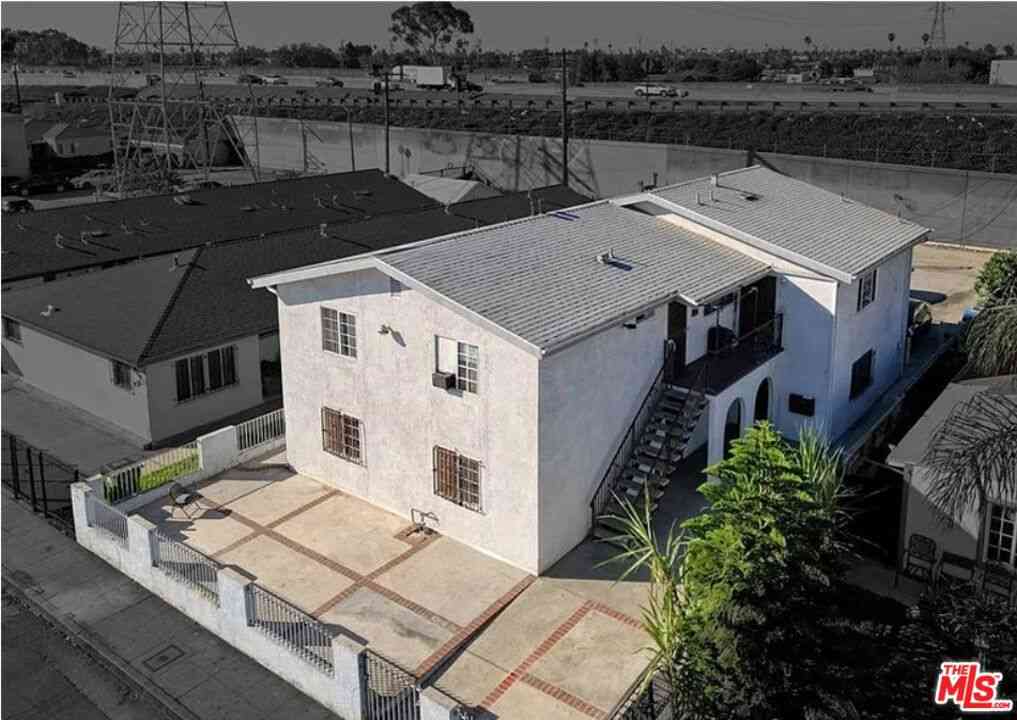 Condo For Rent - 9715 S Broadway #UNIT 1<br/> Los Angeles, CA 90003