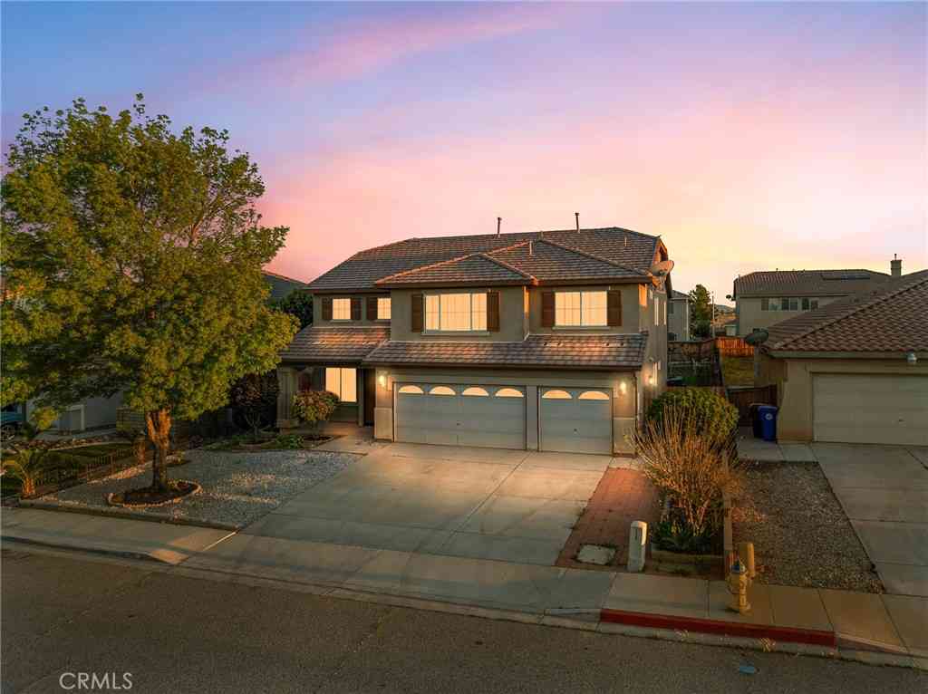 Homes For Sale - 13647 Copper Street<br/> Victorville, CA 92394