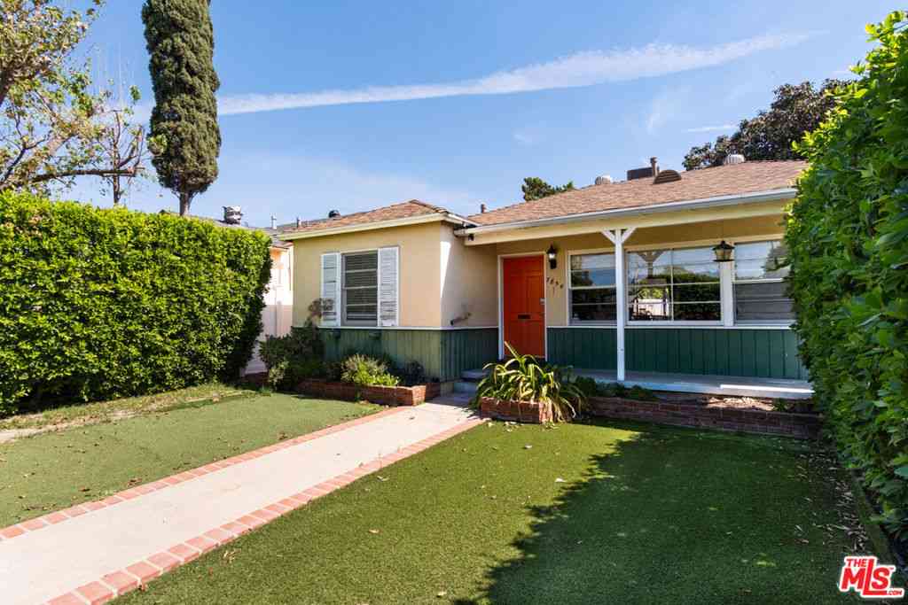 Homes For Sale - 7854 Agnes Avenue<br/> North Hollywood, CA 91605