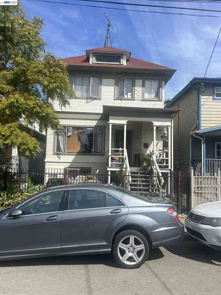 Multifamily For Sale - 670 32nd St<br/> Oakland, CA 94609