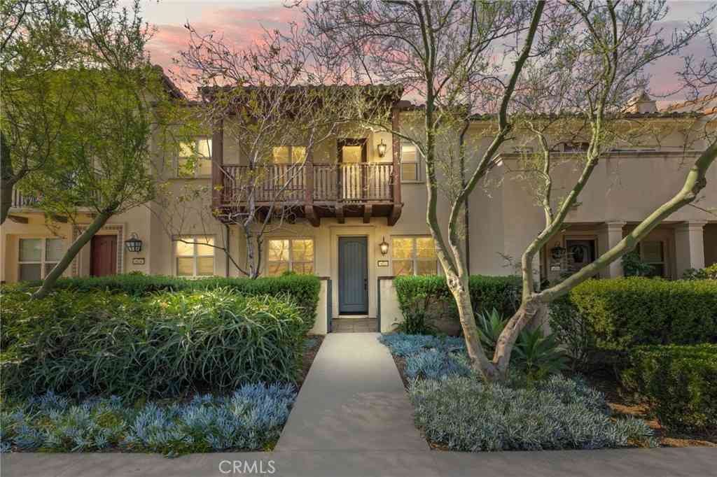 Condo For Sale - 922 E Baseline Road<br/> Claremont, CA 91711