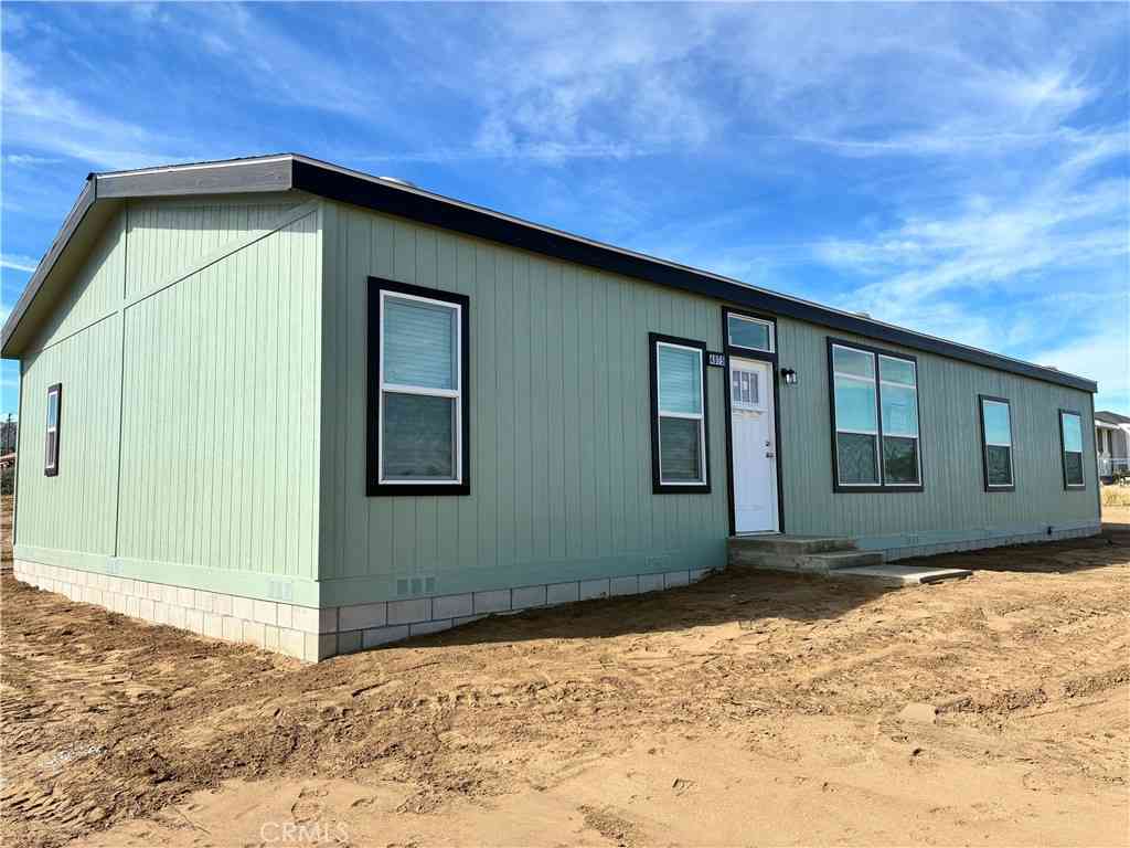 Mobile Home For Sale - 4975 Cambria Road<br/> Phelan, CA 92371