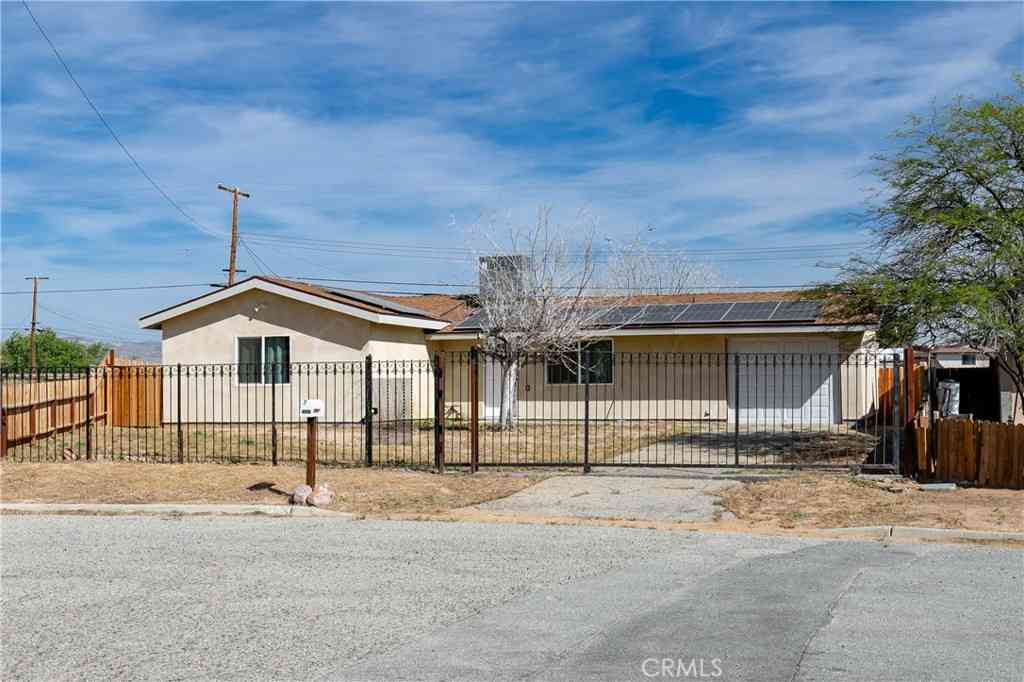 Homes For Sale - 7607 Columbine Avenue<br/> California City, CA 93505