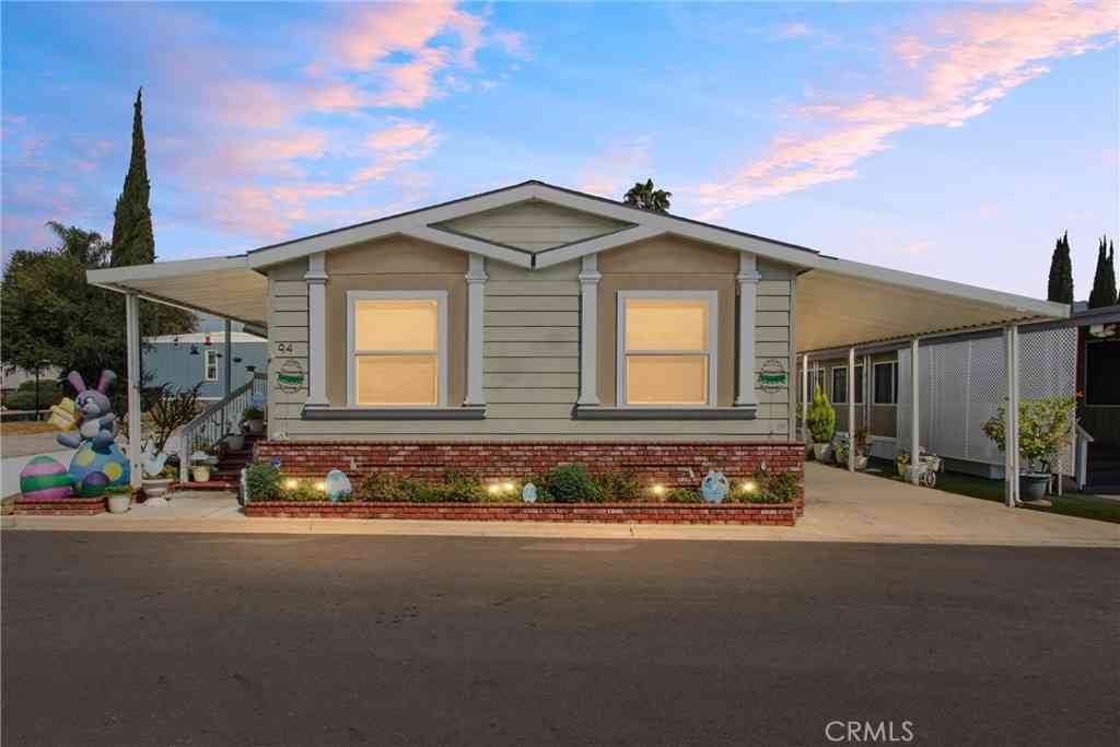 Mobile Home For Sale - 2755 Arrow #94<br/> La Verne, CA 91750