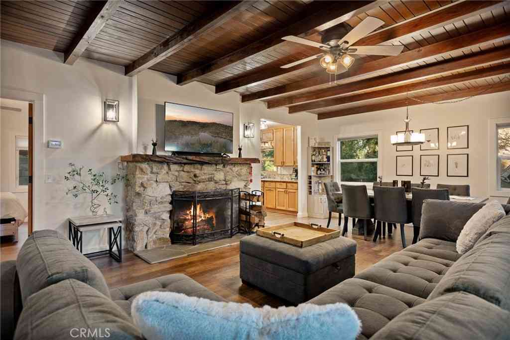 Homes For Sale - 717 Crest Estates<br/> Lake Arrowhead, CA 92352