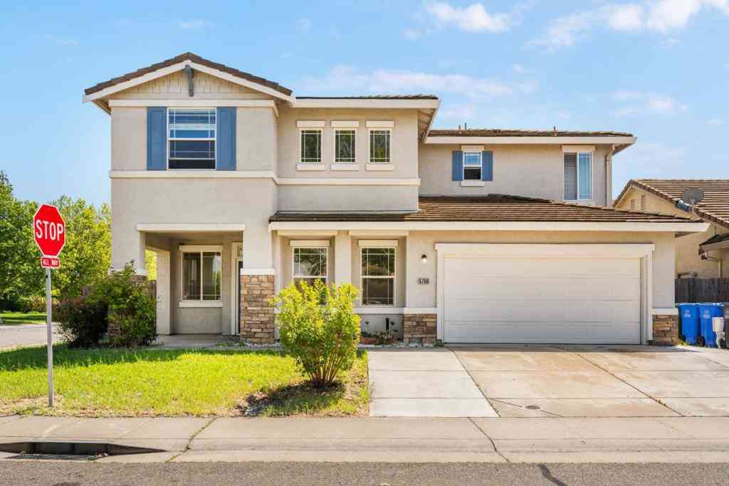Homes For Sale - 5700 Gold Poppy Way<br/> Elk Grove, CA 95757
