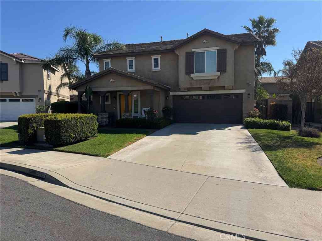 Homes For Sale - 5853 Jefferson Court<br/> Fontana, CA 92336