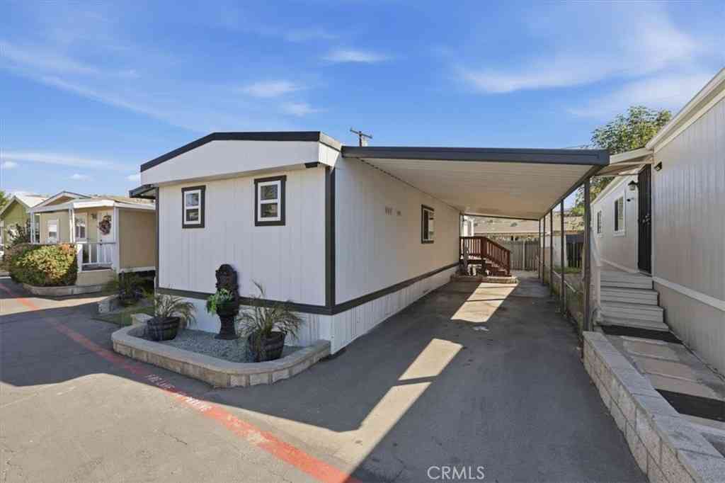 Mobile Home For Sale - 751 E Bradley Avenue #25<br/> El Cajon, CA 92021